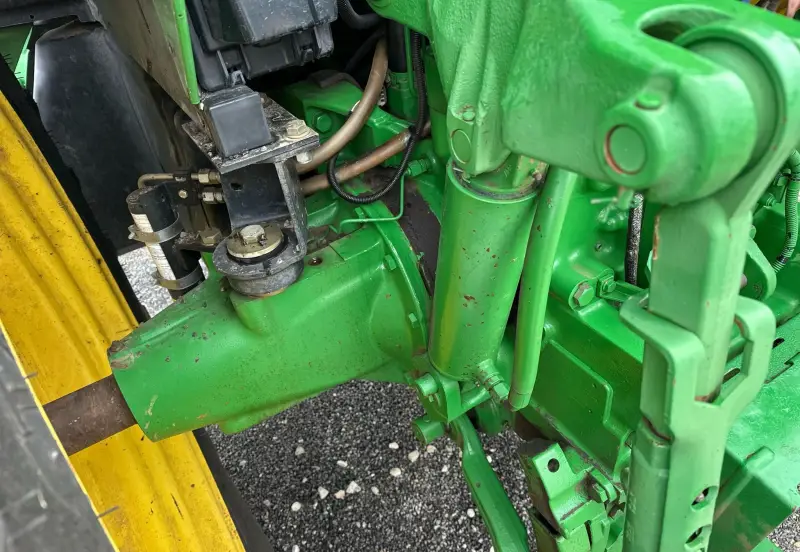 2010 John Deere 7330 photo 17