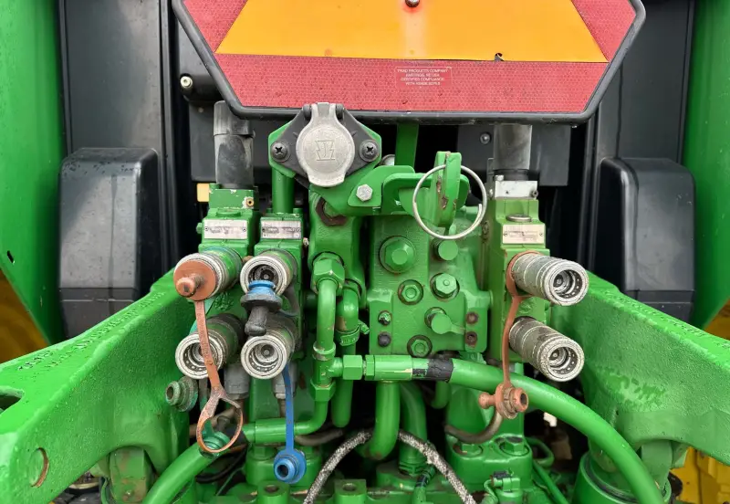 2010 John Deere 7330 photo 15