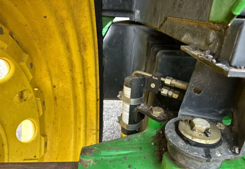 2010 John Deere 7330 photo 19