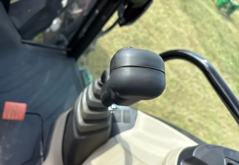 2023 Massey Ferguson 5711 Dyna-4 photo 45