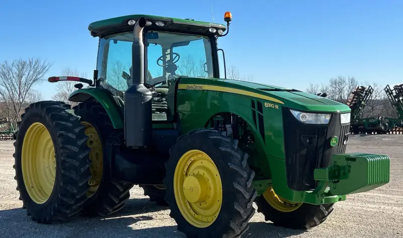 2012 John Deere 8310R photo 3