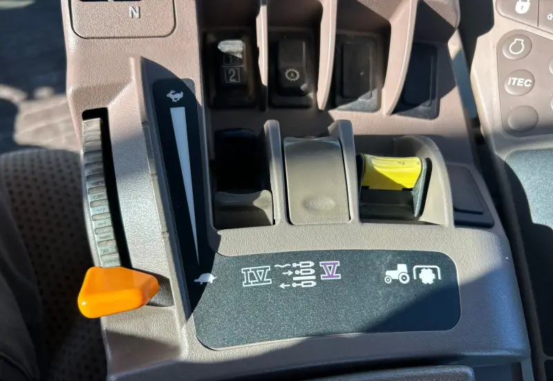 2012 John Deere 8310R photo 39