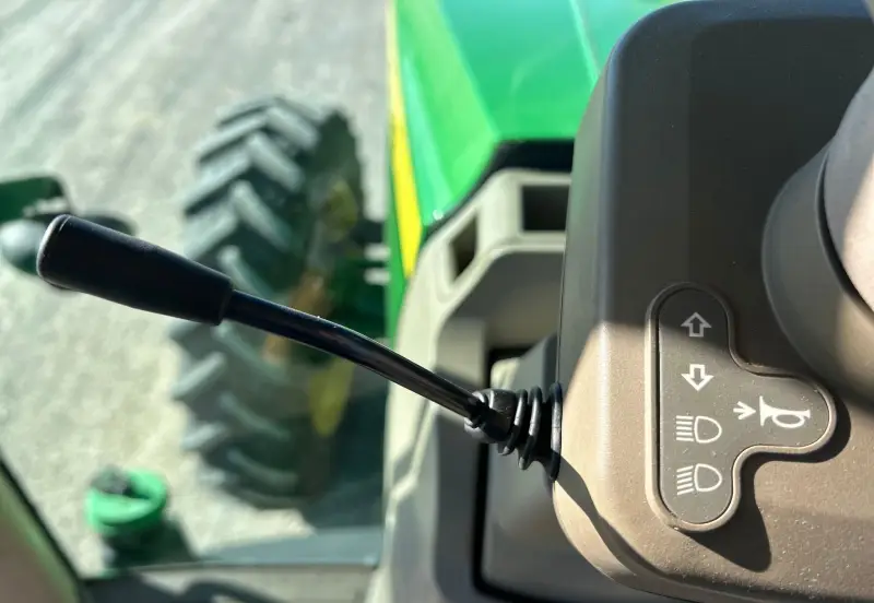 2012 John Deere 8310R photo 31