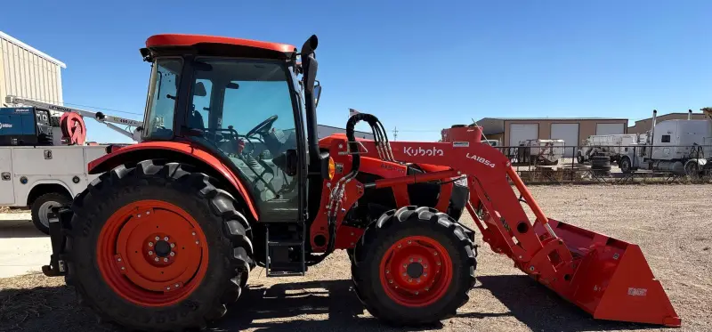 2022 Kubota M5-111D photo 4