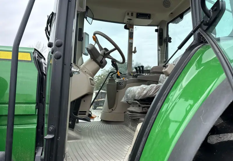 2022 John Deere 6155M photo 40