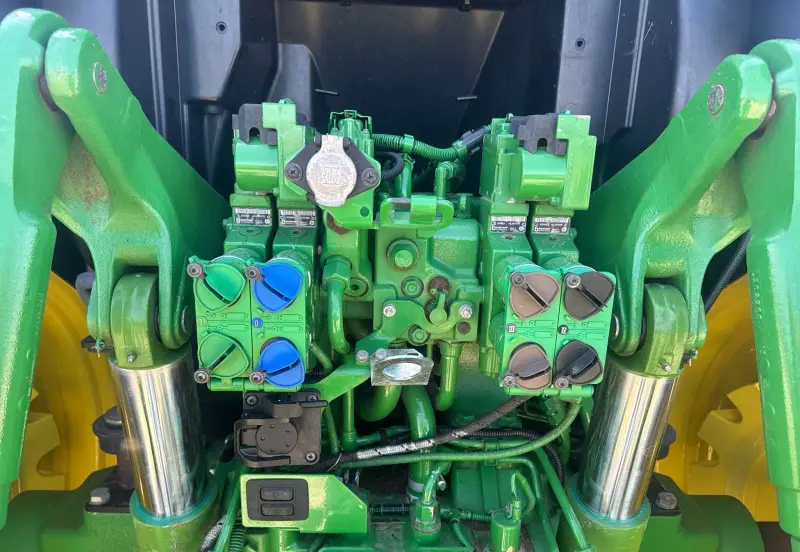 2014 John Deere 6190R photo 26