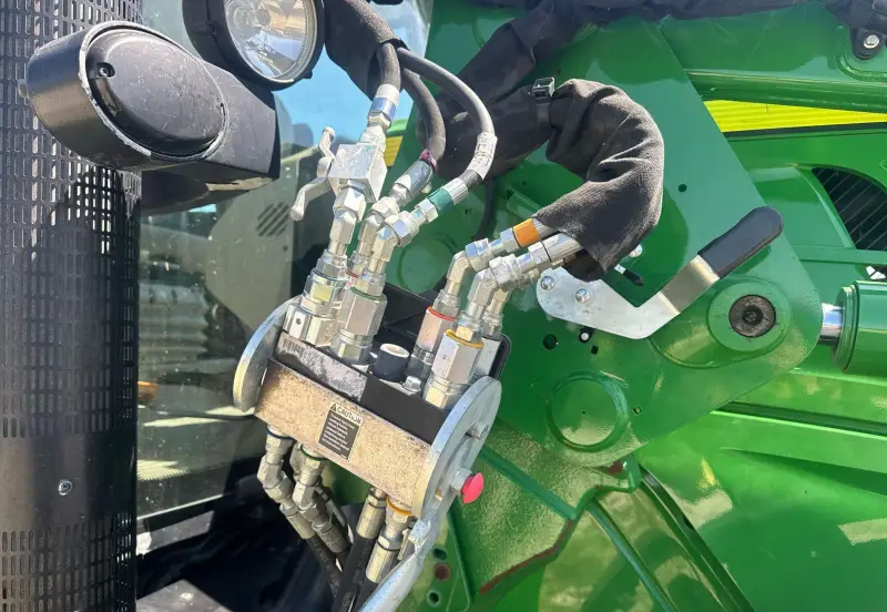 2014 John Deere 6190R photo 18