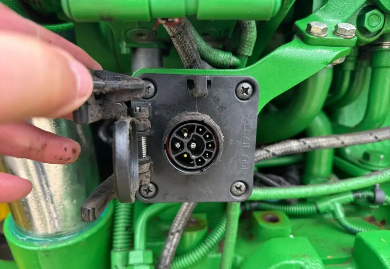 2012 John Deere 6150R photo 33