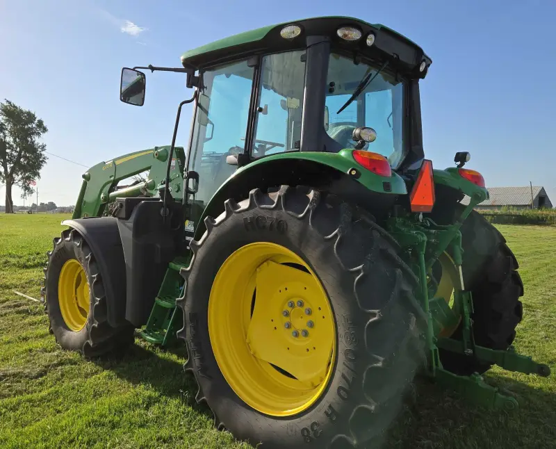 2022 John Deere 6120M photo 7