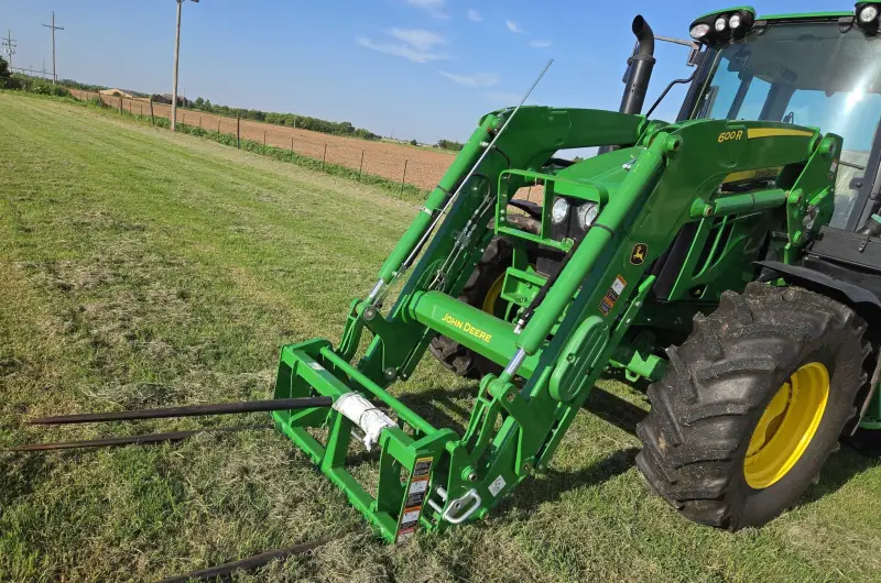 2022 John Deere 6120M photo 9