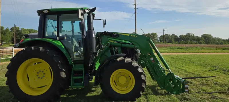 2022 John Deere 6120M photo 4