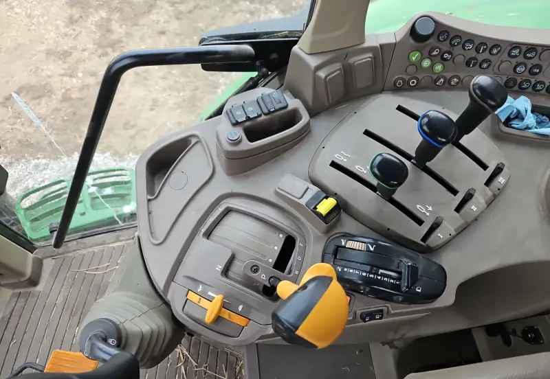 2022 John Deere 6130M photo 31