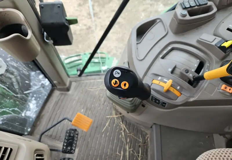 2022 John Deere 6130M photo 32