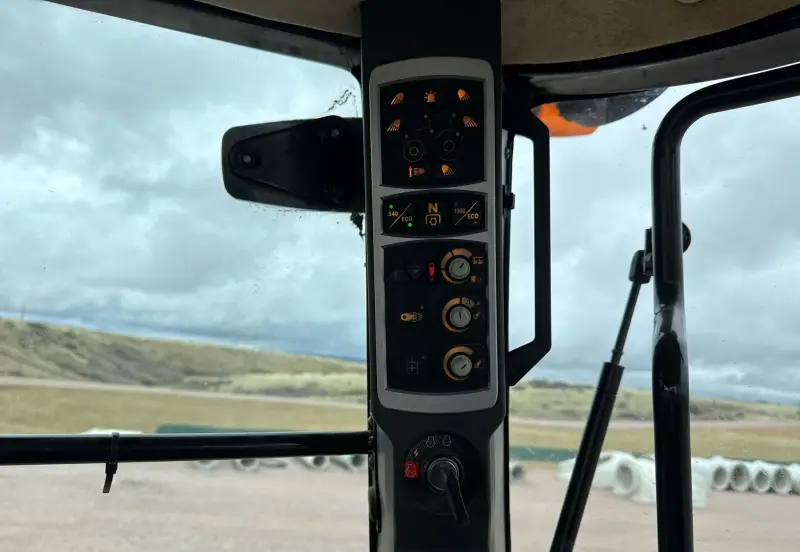 2016 Challenger MT675E photo 42