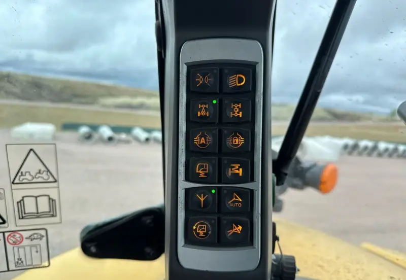 2016 Challenger MT675E photo 41