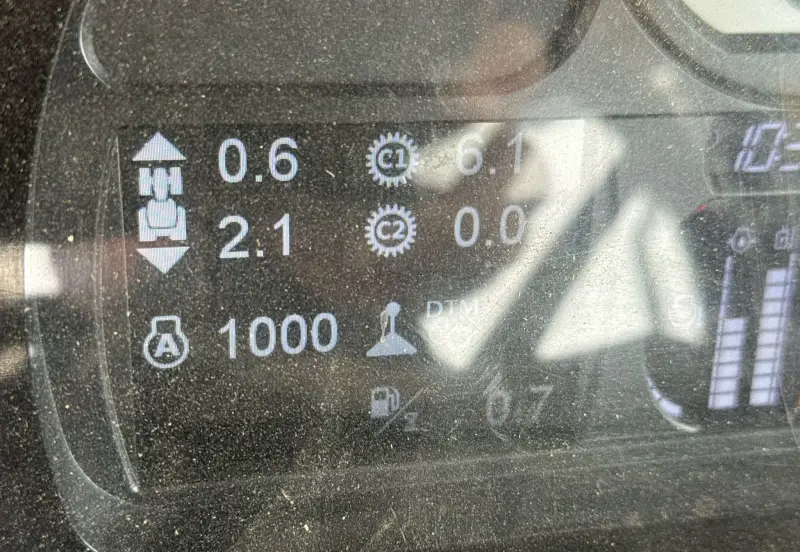 2016 Challenger MT675E photo 36