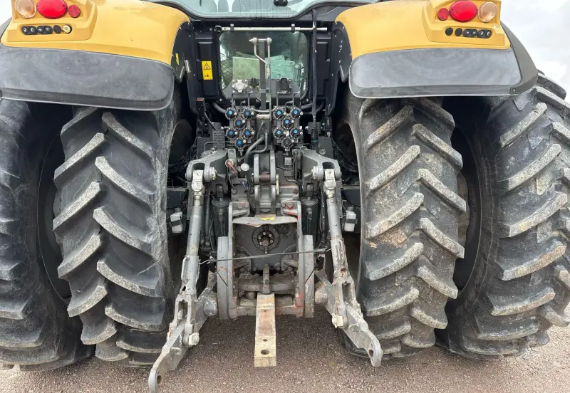 2016 Challenger MT675E photo 14