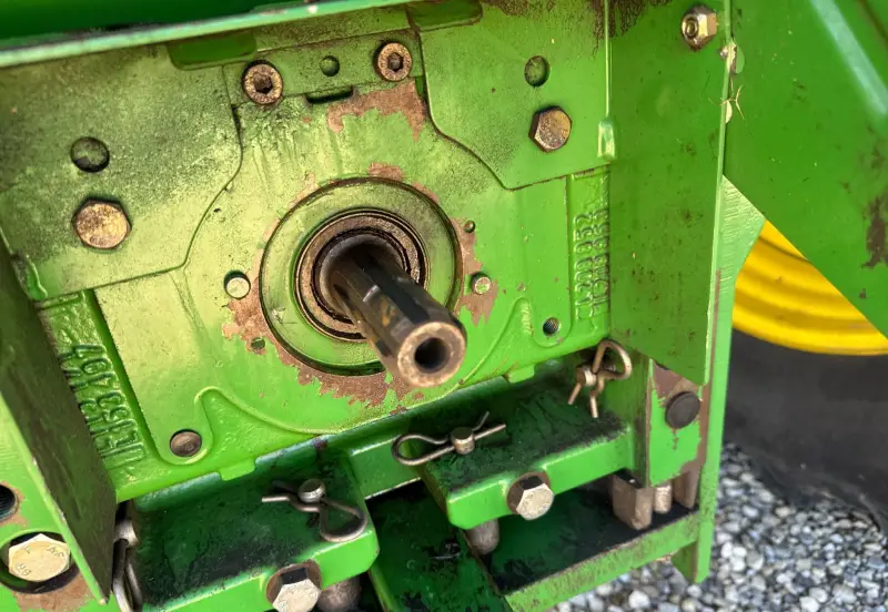 2013 John Deere 6125M photo 25