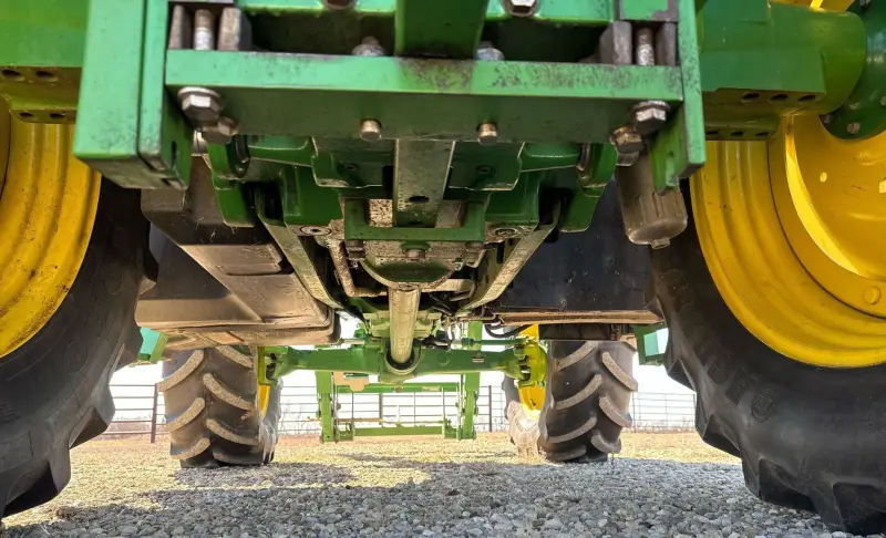 2013 John Deere 6125M photo 26