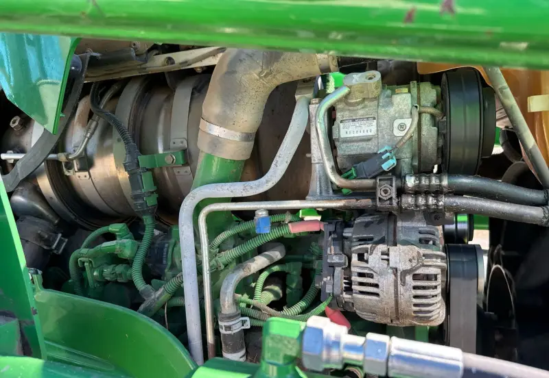 2013 John Deere 6125M photo 43