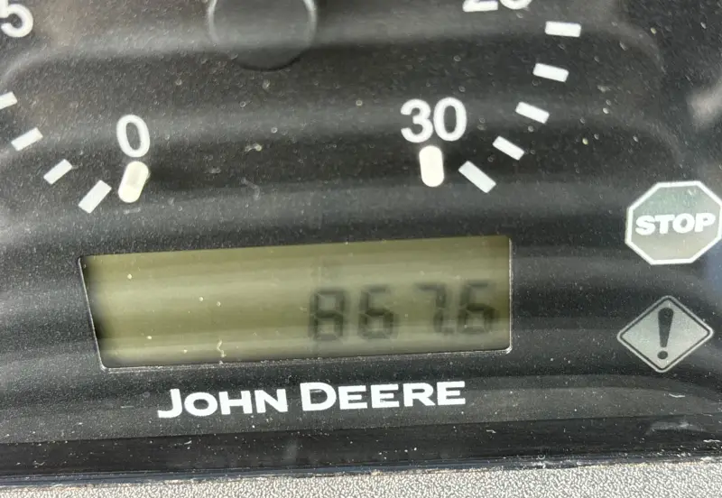 2010 John Deere 5085M photo 36