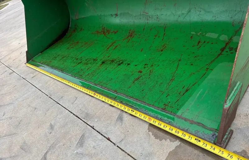 2010 John Deere 5085M photo 13