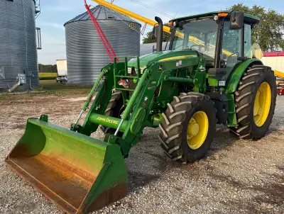 2019 John Deere 6105E