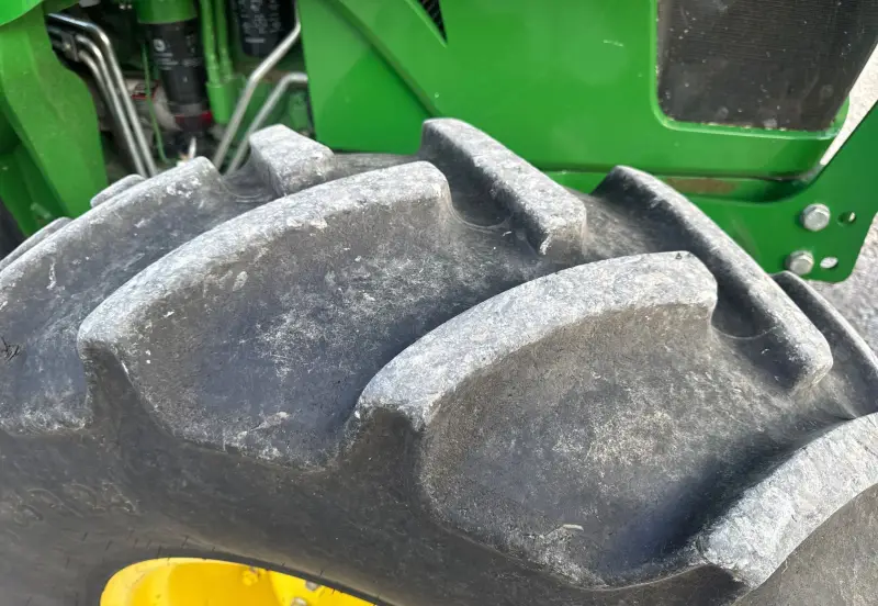 2019 John Deere 6105E photo 123