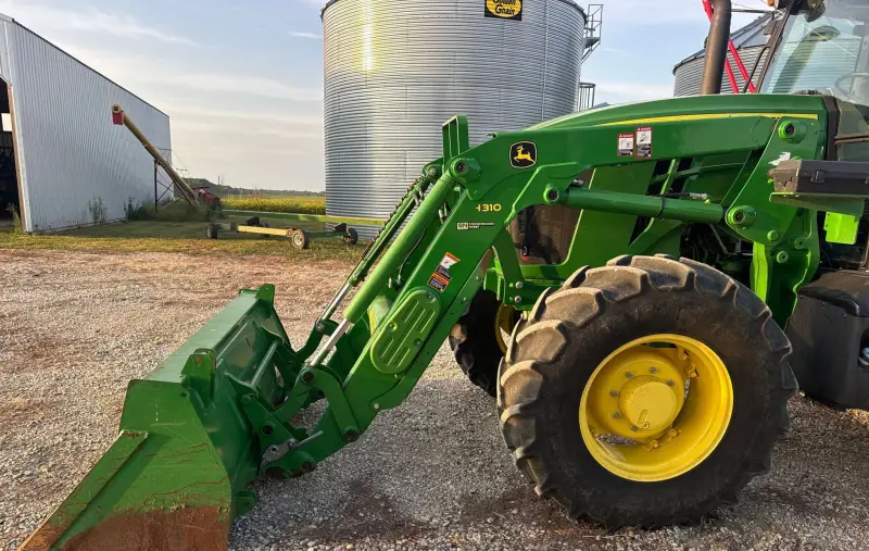 2019 John Deere 6105E photo 23