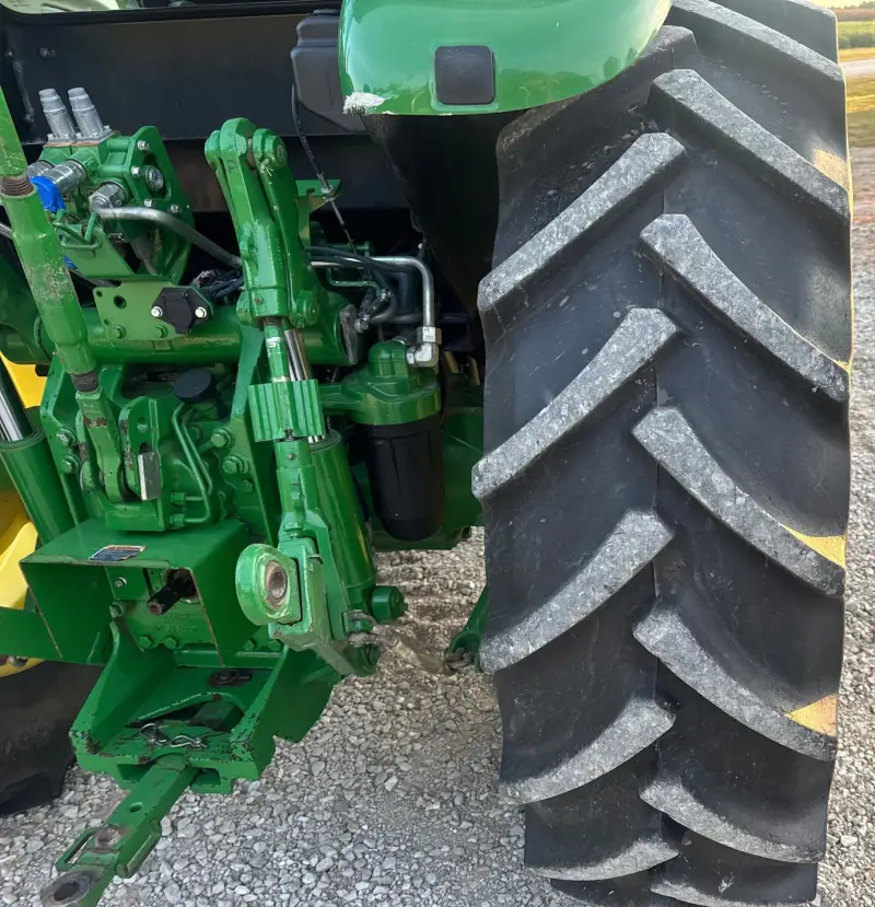 2019 John Deere 6105E photo 120