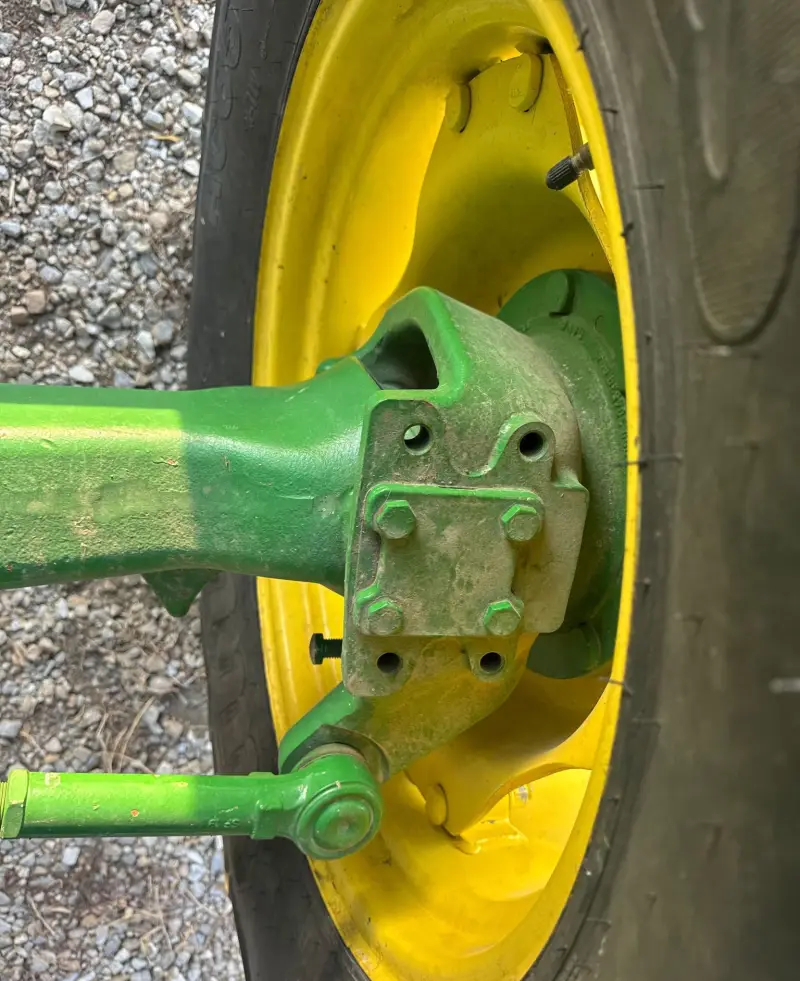 2019 John Deere 6105E photo 58
