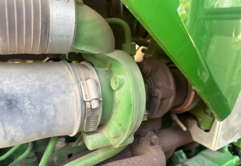 2019 John Deere 6105E photo 99