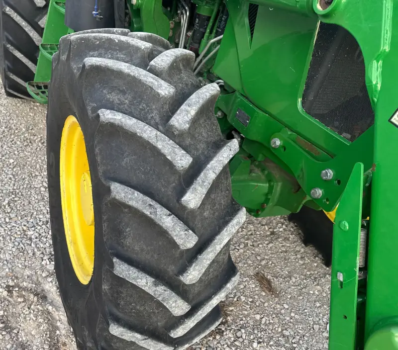 2019 John Deere 6105E photo 122