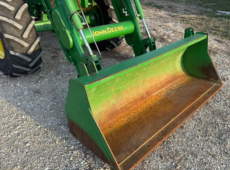 2019 John Deere 6105E photo 16