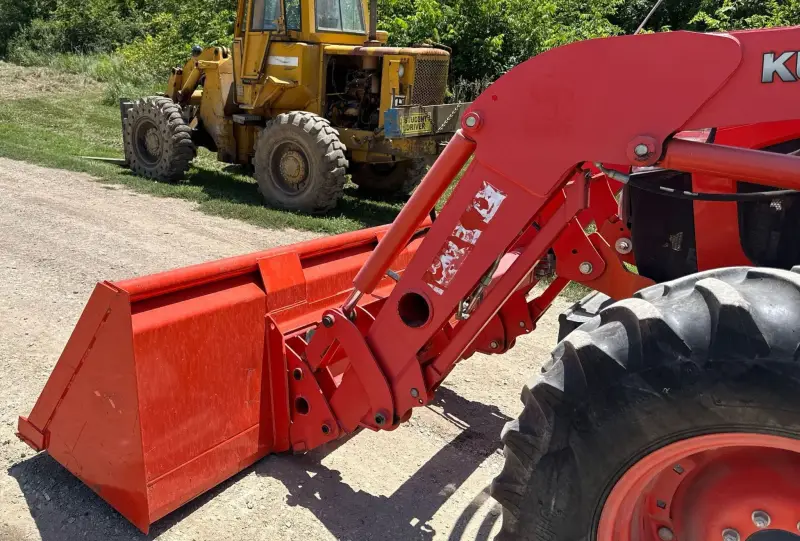 2017 Kubota M6S-111 photo 10