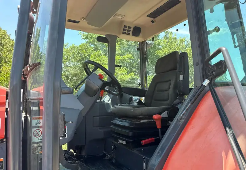 2017 Kubota M6S-111 photo 22