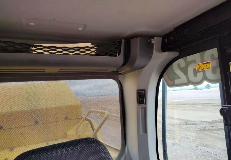 2023 Caterpillar 352 photo 56