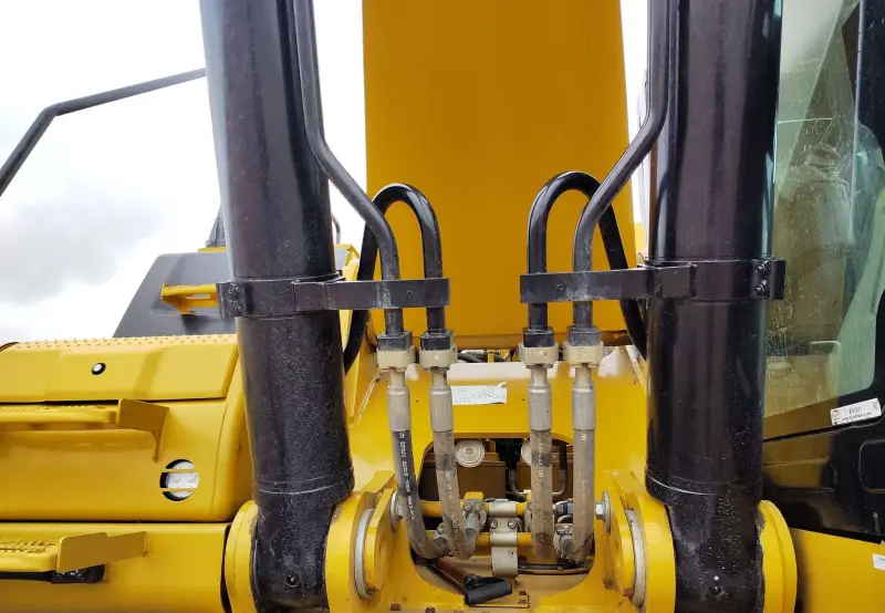 2023 Caterpillar 352 photo 19