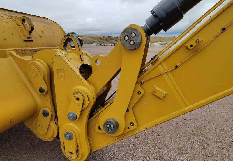 2023 Caterpillar 352 photo 35