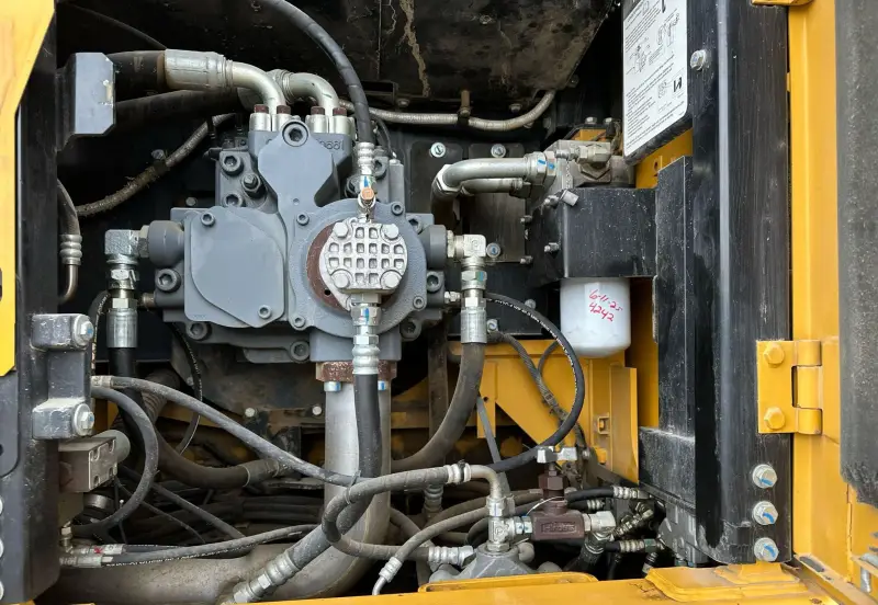 2017 John Deere 470G LC photo 36