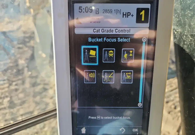 2016 Caterpillar 323FL photo 48