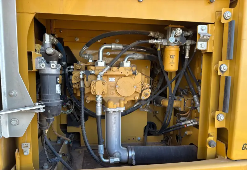 2017 Caterpillar 323FL photo 24