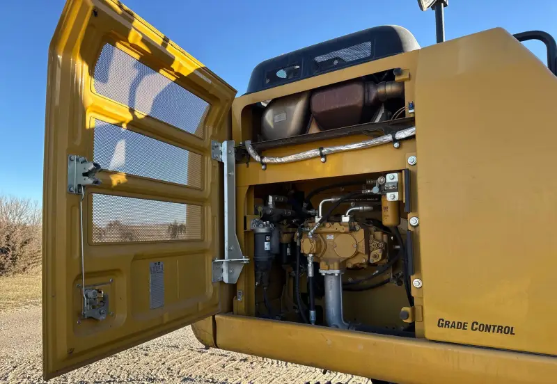 2017 Caterpillar 323FL photo 23