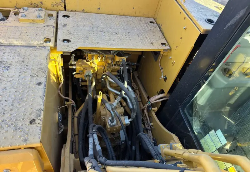 2017 Caterpillar 323FL photo 20