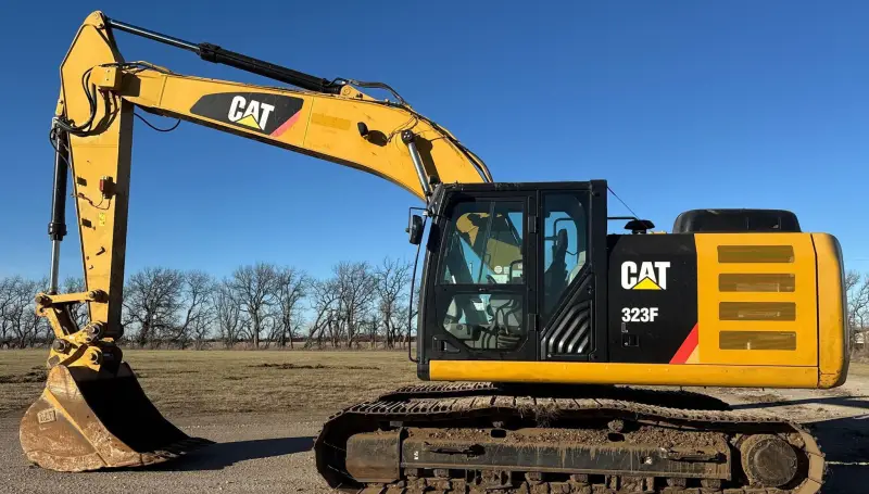 2017 Caterpillar 323FL photo 6