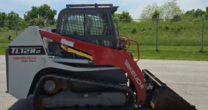2023 Takeuchi TL12R-2 photo 4