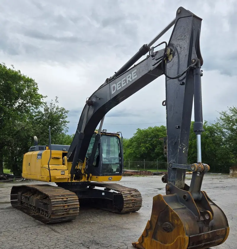 2014 John Deere 210G LC photo 2