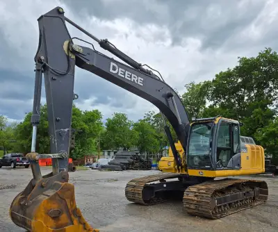 2014 John Deere 210G LC