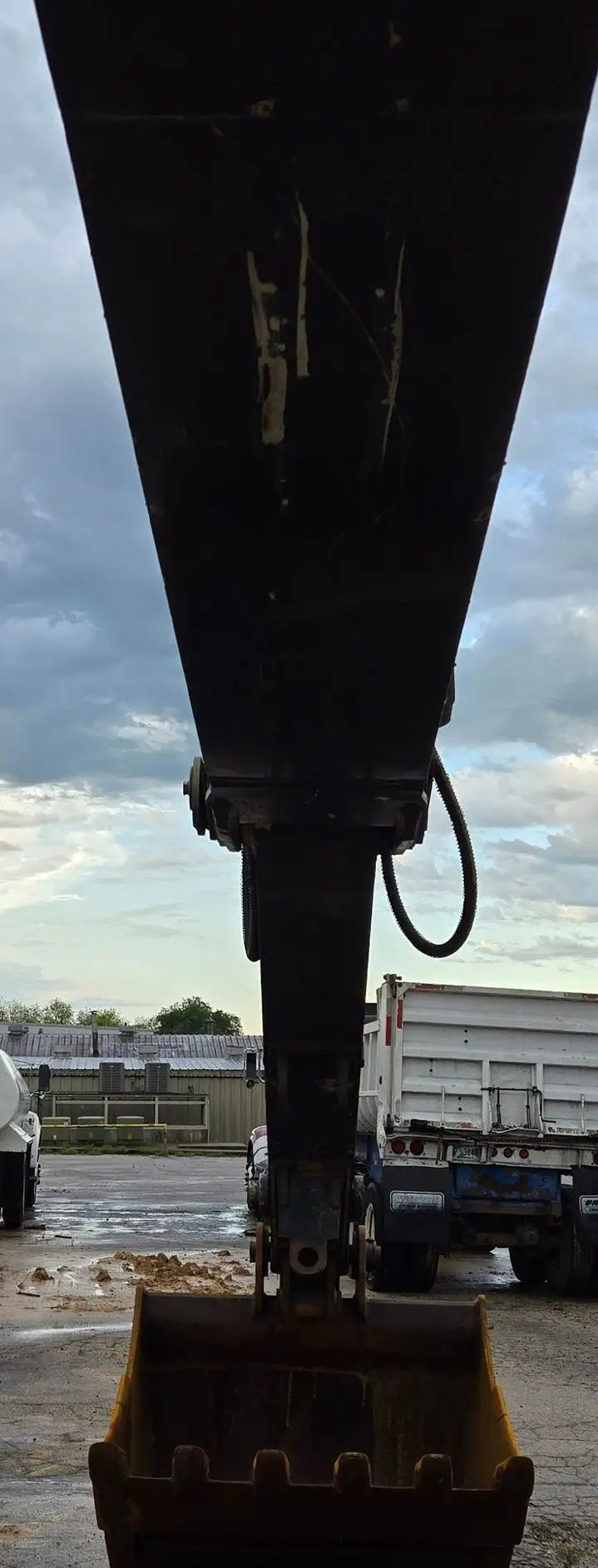 2014 John Deere 210G LC photo 17