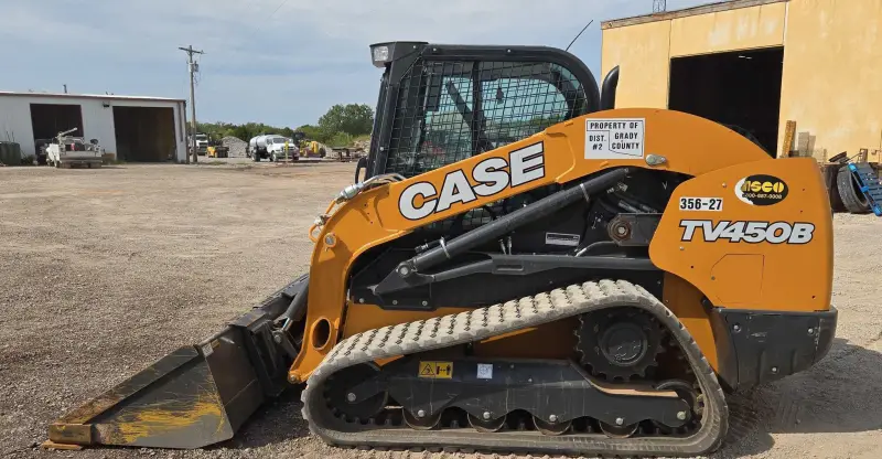 2023 Case TV450B photo 8